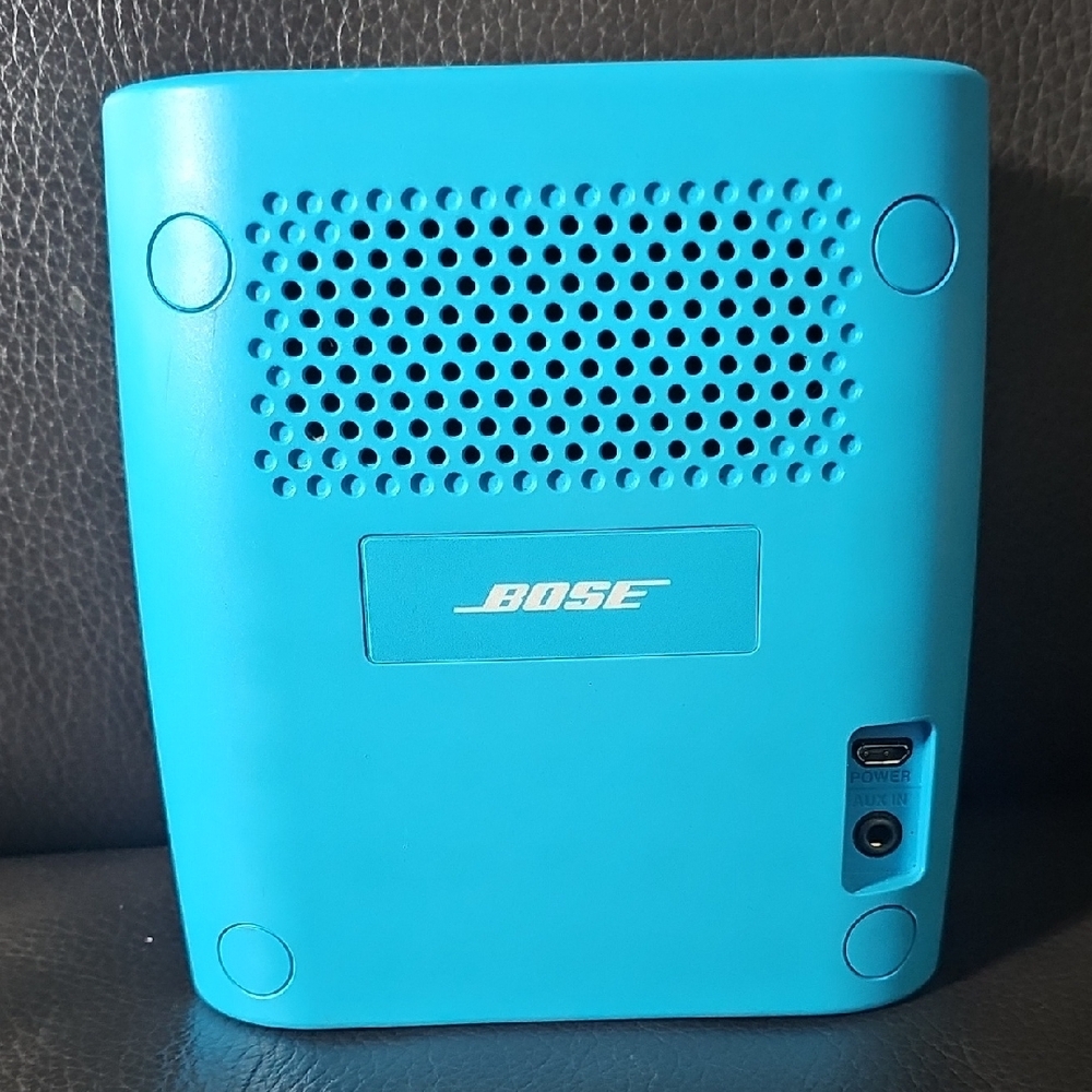 Bose Portable Bluetooth Speaker - Turquoise Blue - Picture 3 of 7